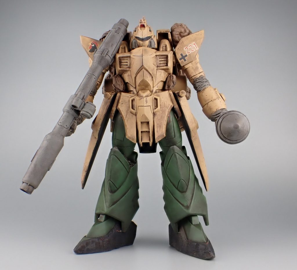 デカールは最小限で。ニワトリはガチャーネン、数字はモデルカステンの黒森峰デカール、ドイツのマークはタミヤ1/48ヘッツァーから。