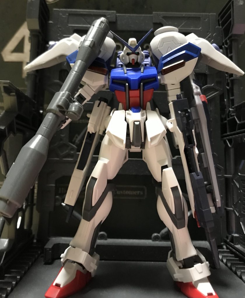 フル装備。カラミティガンダムが使用する物と同型の337mmプラズマサボット・バズーカ「トーデス・ブロック」はオプション装備です。