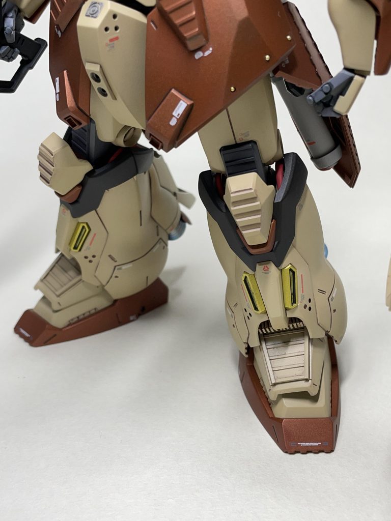 随所にエバーグリーンで増加装甲っぽい感じにディテールアップしております。