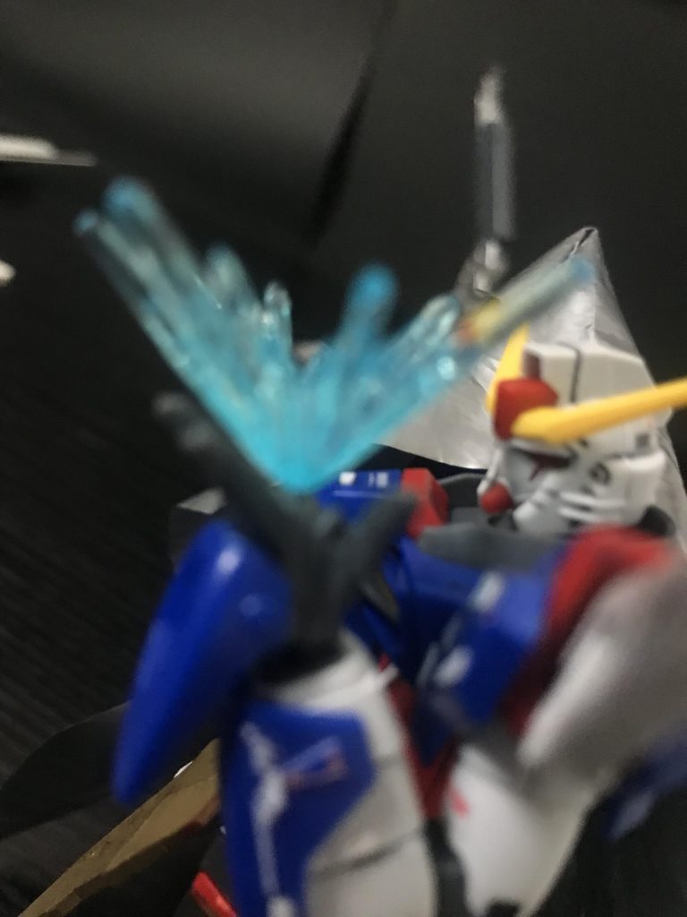 ディスティニー「あのVなんとかいるか？」ダブルオー「いらない！撤退！ディジェ頼んだよ」ディスティニー「重い方かよ」νsガンダム「は！」νsガンダム「どうしたんだぁ…痛…ん？そうか？」νsガンダムはジム、ガンキャノンのことを思い出した。νsガンダムはカテリアルもダミーで化けているだけだ…と。