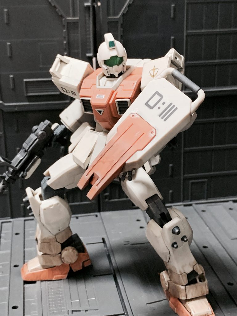 陸戦シールド。腕部がEz-8のため、取り付け基部はEz-8のものです。