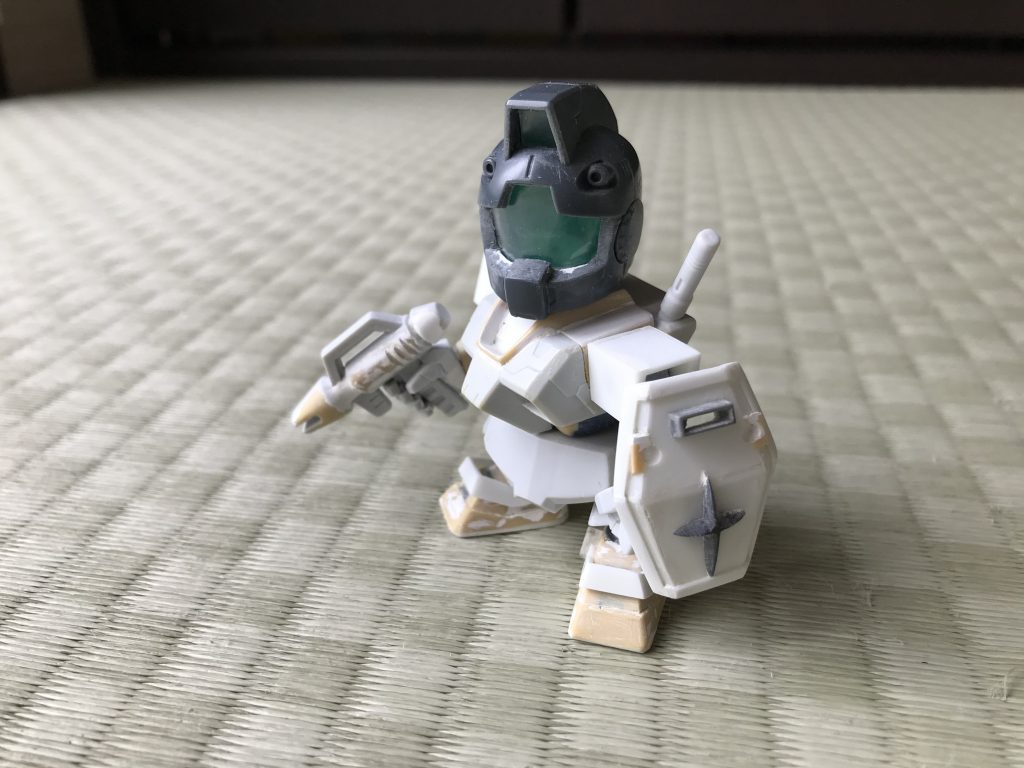 一応、盾も作りました。十字部分はランナーの削り出しです。