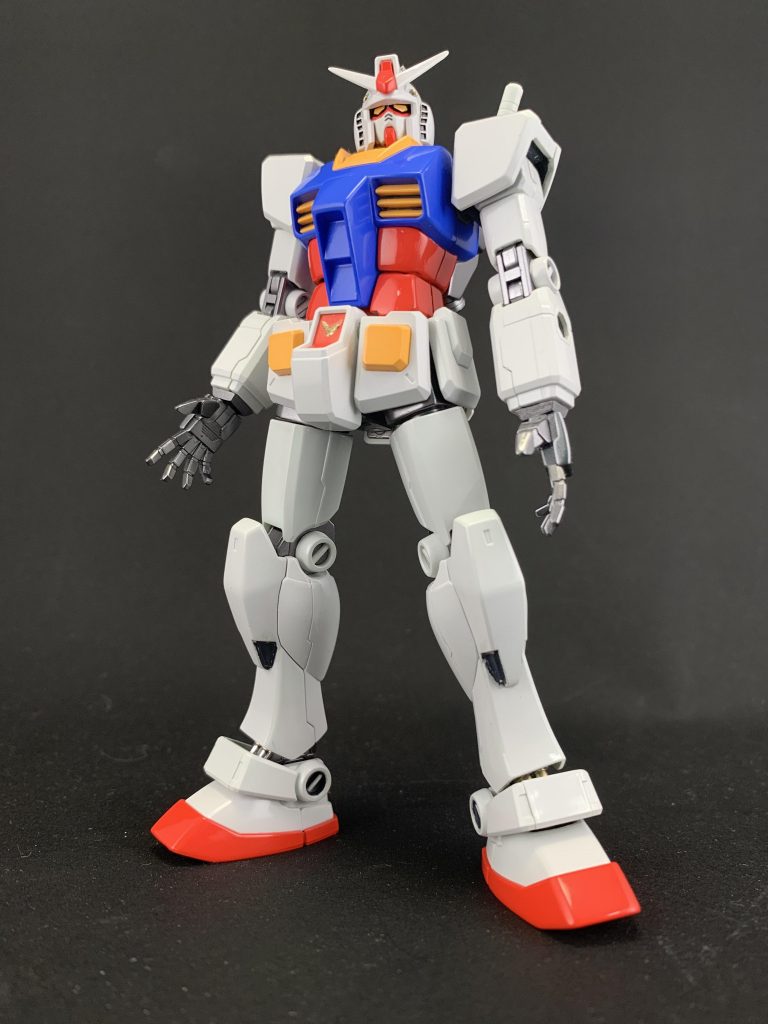 デカール前今回もデカール多めにしています。デカール前に光沢クリアを吹いておくとデカールが失敗しづらくなります😃【カラーリングのメモ】白：ニュートラルグレーⅠ赤：(下地)ニュートラルグレーⅡ→ダグラムカラーのレッド青：サイバーフォーミュラカラーのコバルトブルー(2)黄色：バーチャロンカラーのマイルドオレンジ＋ダグラムカラーのレッドを微量フレーム類：バーチャロンカラーのフレームメタリック[1]武器類：ガンメタル