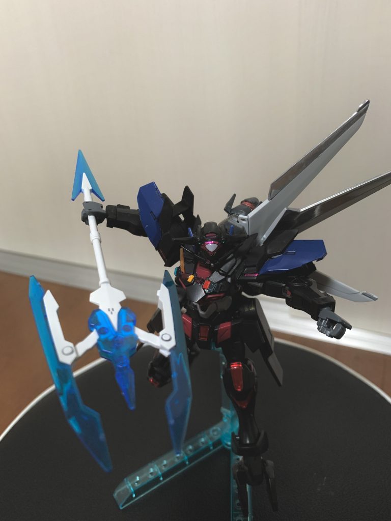 GNスノウランス本機のメイン武器、聖なる氷雪の一撃を放つ射撃モード