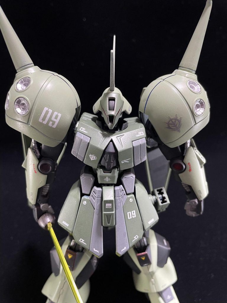 ZZシリーズのデザインは奇抜なモノが多くカラーリングやデカールに悩まされますが、いい意味でワンオフ感もあって作っていて楽しいです。