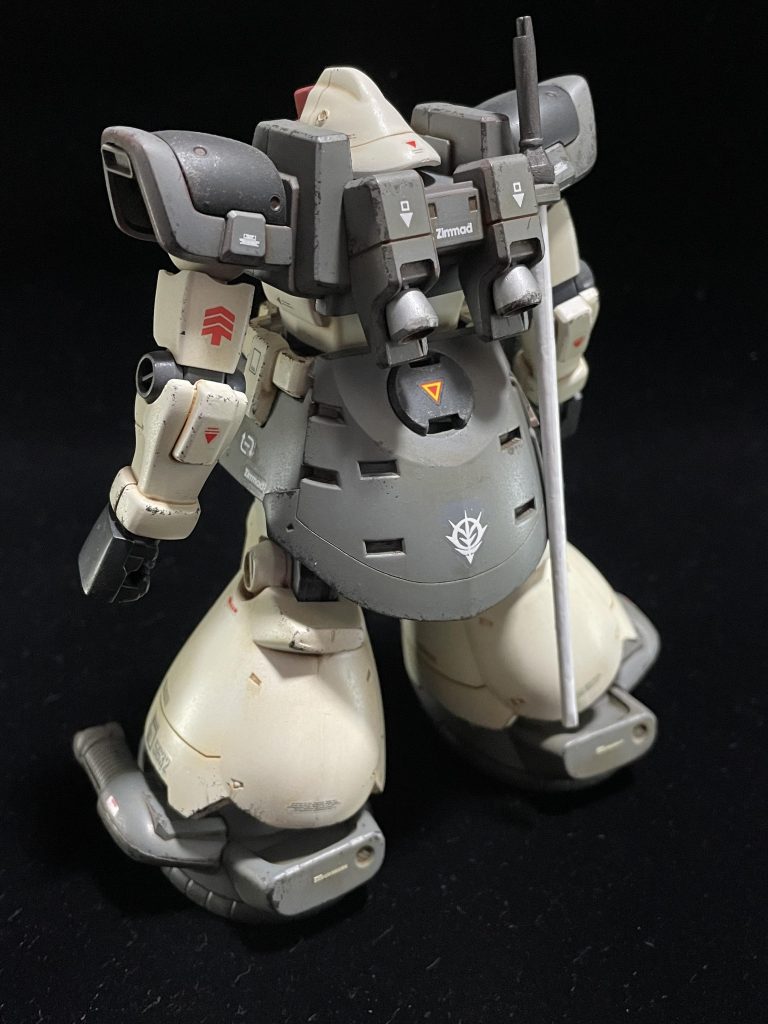 古いHGなのにモールドが多めで情報量が豊かです。