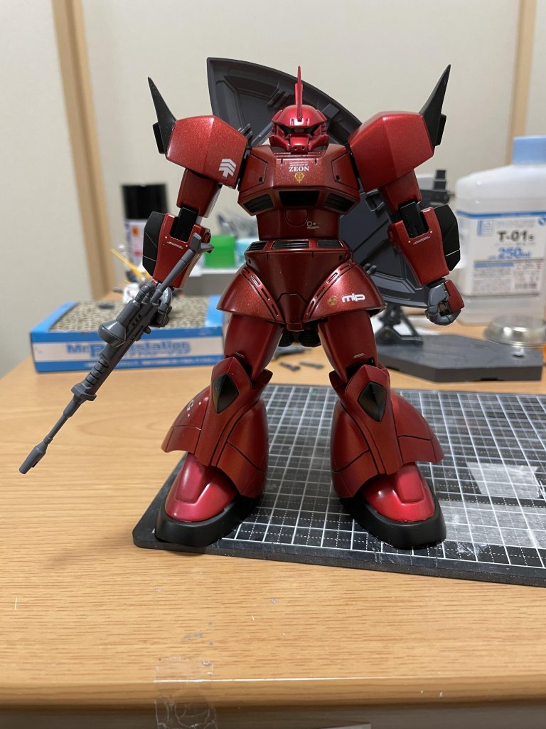 このゲルググカスタムのパイロットの階級は大尉としてみました。