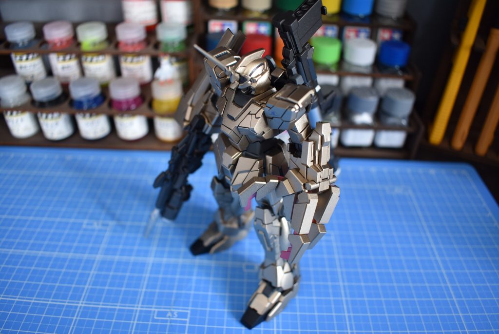 HGUC ユニコーンガンダムUM ゴールド–4枚目/制作者：しろもももぐ