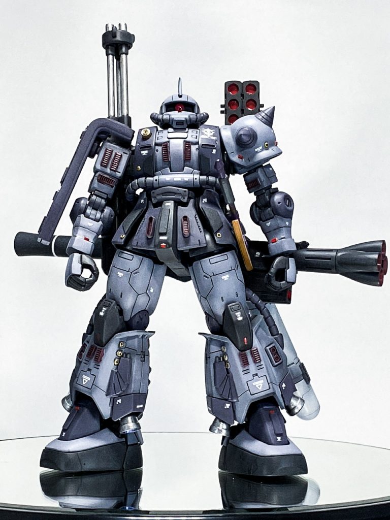 各種工作について。もともとパネルラインがしっかり入っているキットだったので、今回はプラ板切り貼りや結束バンドを細切れにした排気ダクト、メタルビーズ、レッドチップ等々でディテールアップを施しました。