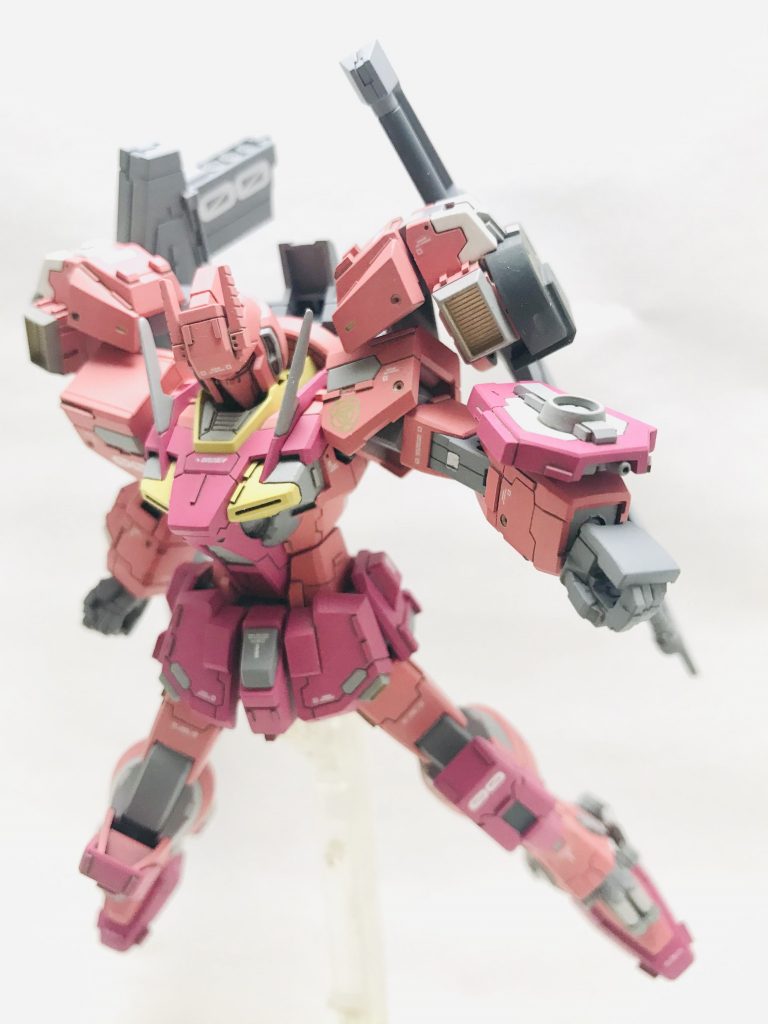 シールド裏のバルカンもそれとなく再現。