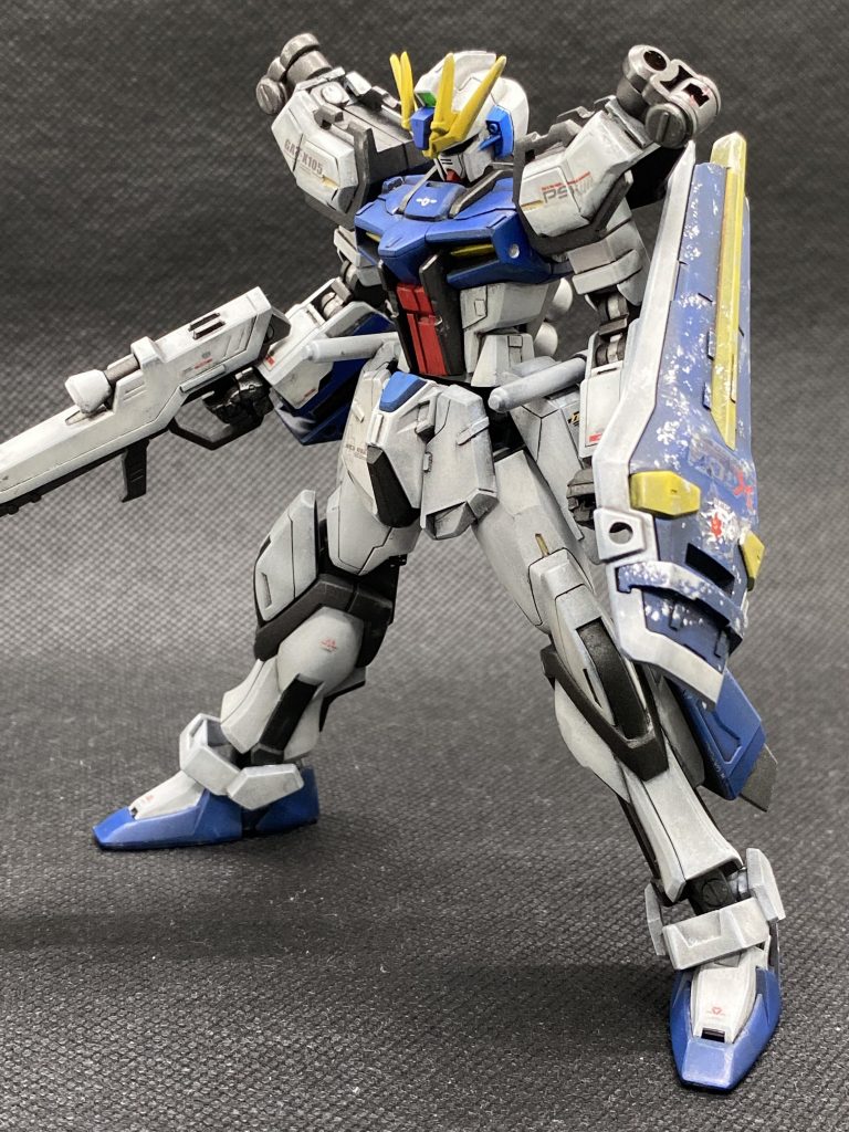 武装形態。ライフルはフリーダムの物を流用しました。かなりシンプルにまとまりましたが、個性は出てるかなと思います。以下、制作工程(о´∀`о) 