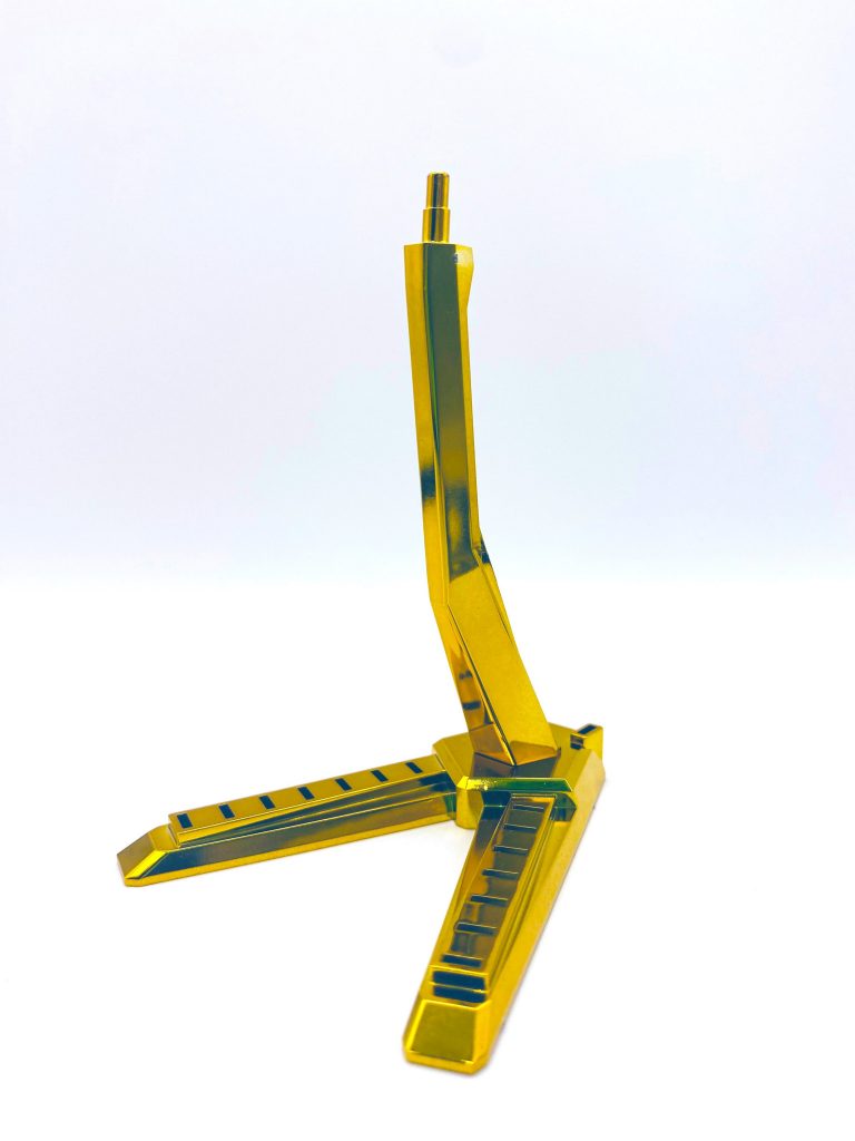 世にも珍しいゴールドメッキのスタンドだァァァァァァァァァァァァア!!!!!!ではでは👋