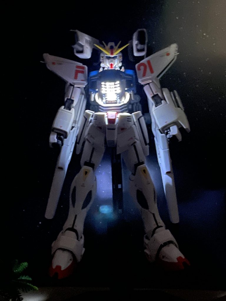 明るいと分からないが一応発光してます🤣