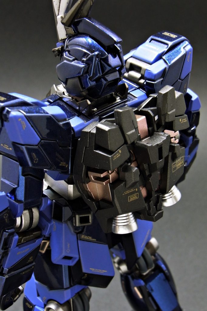 中に見えているサイコフレームは、銅(カッパー)とクリアピンクで塗ってみました😊