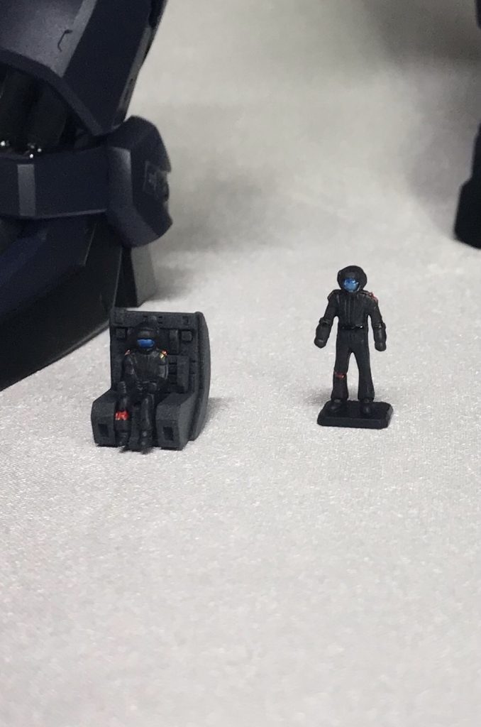 ちなみにコックピットは胴体内に組み込むとどういった塗り分けなのかバラさなきゃ分かりづらいと思ったので今回は組み込ませていません☝🏻