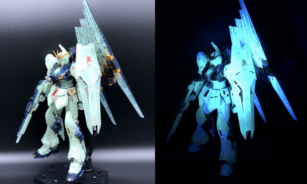 全体写真は同じ構図で通常とブラックライト時間と一緒にしております😎最初は内部フレームを蓄光塗装する予定でじがテストでうまくいかず、先人のプラモを参考に蛍光塗装をしました!🤔蛍光色は白に近づくよう調整しました!