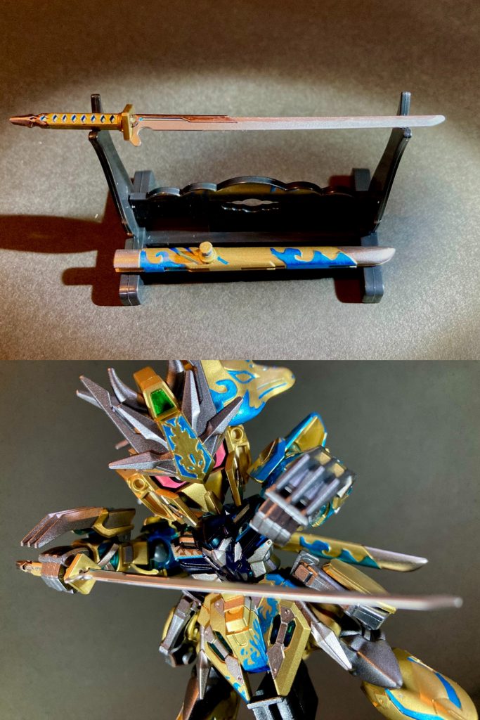 【小狐丸】平安時代の名匠・三条宗近が稲荷明神🦊の加護を得て打ち極めたと伝わる名刀。同名の刀剣は数多く存在するが、いずれも伝説の域を出ない。本作は、本来は号も無き忍刀ながら、佐助の新たな主家・豊臣氏ゆかりの三条宗近の神性を依代に、小狐丸の逸話力を仮託した霊刀として顕現している。