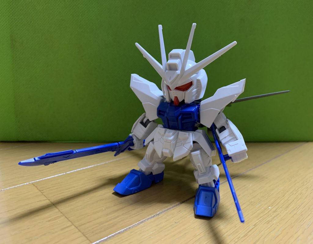 発表されたその日に組んだ仮組みストライク、ストフリ、デスティニーを使いました