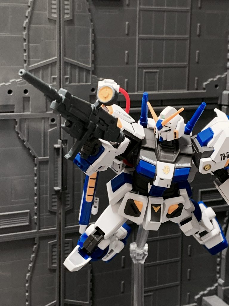 ハイパービームライフル。スコープのイエローは部分塗装しています。