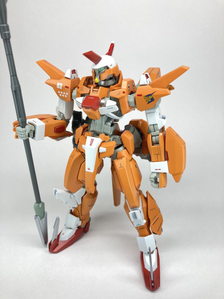 胴部は他機と差は殆ど無く、更にシンプルで関節の動きを妨げない様にと装甲も小型にしてます。