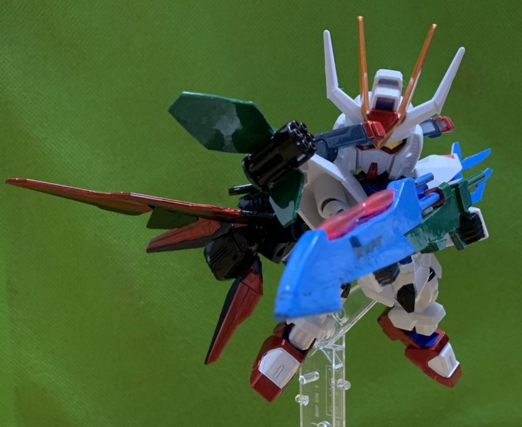 ライフル形態ももちろん再現可能合体・分離させると塗装が剥げる剥げる…