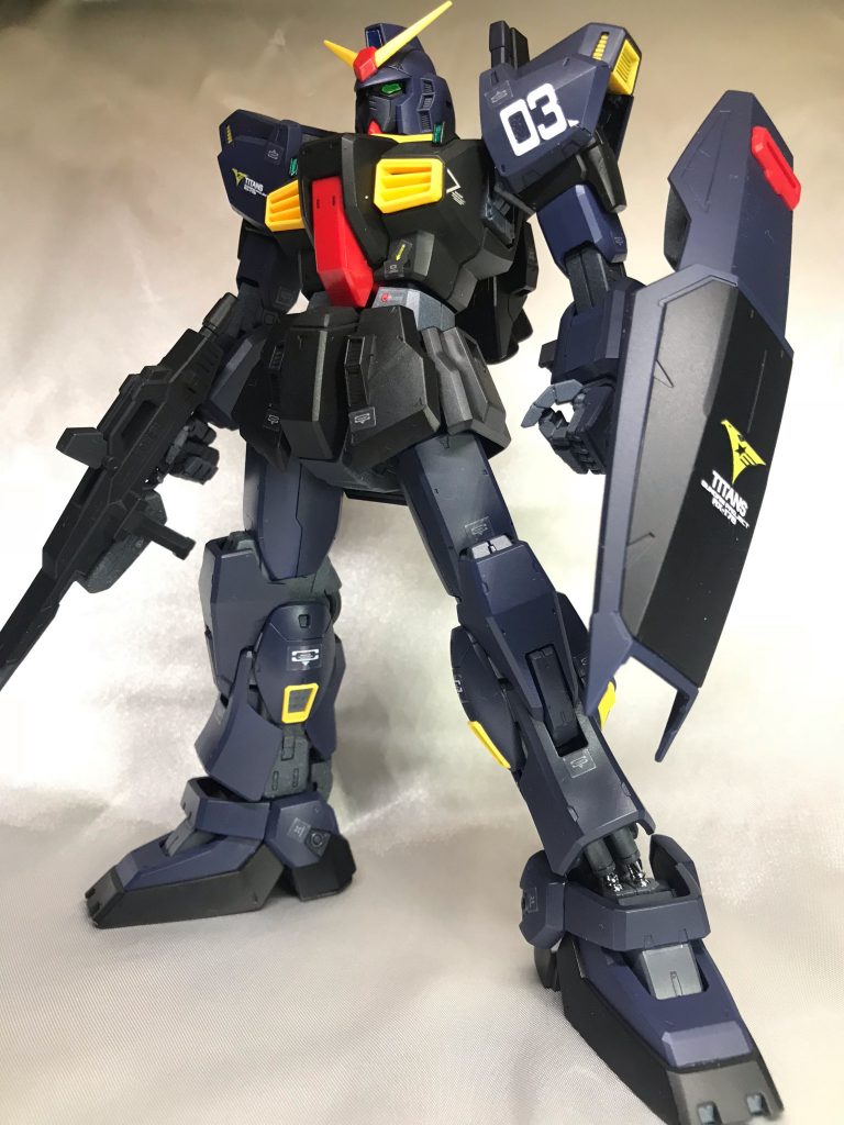 何はともあれ、久しぶりにMGを作りました☝🏻落ち着いて説明書通りに作ればテンパる事なくスムーズに組み立てる事が出来ました✨素組みに8時間程かかりましたが全工程に要した時間は22時間でした。時間だけで言うと1日もかからない計算ですが、仕事の合間に作っていたので日数は8日かかりました。