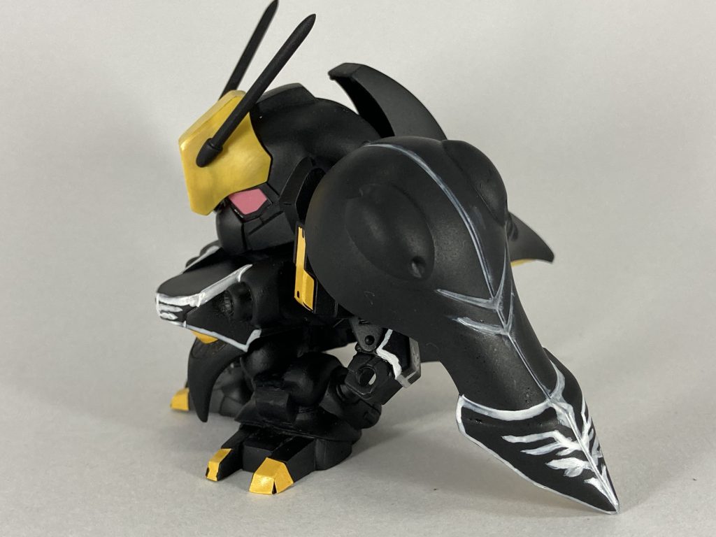 ネオ・ジオンマークと袖エングレービングは筆で手描きしました。