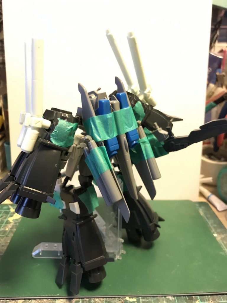 バックパックのスタビライザーはHGUCと旧キットのニコイチです