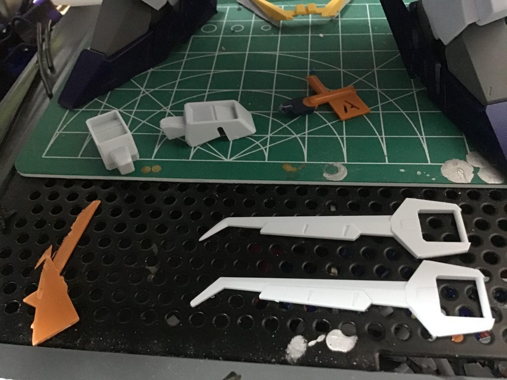 アンテナ以外にも、尖らせるべき箇所はちょくちょく削ってます。