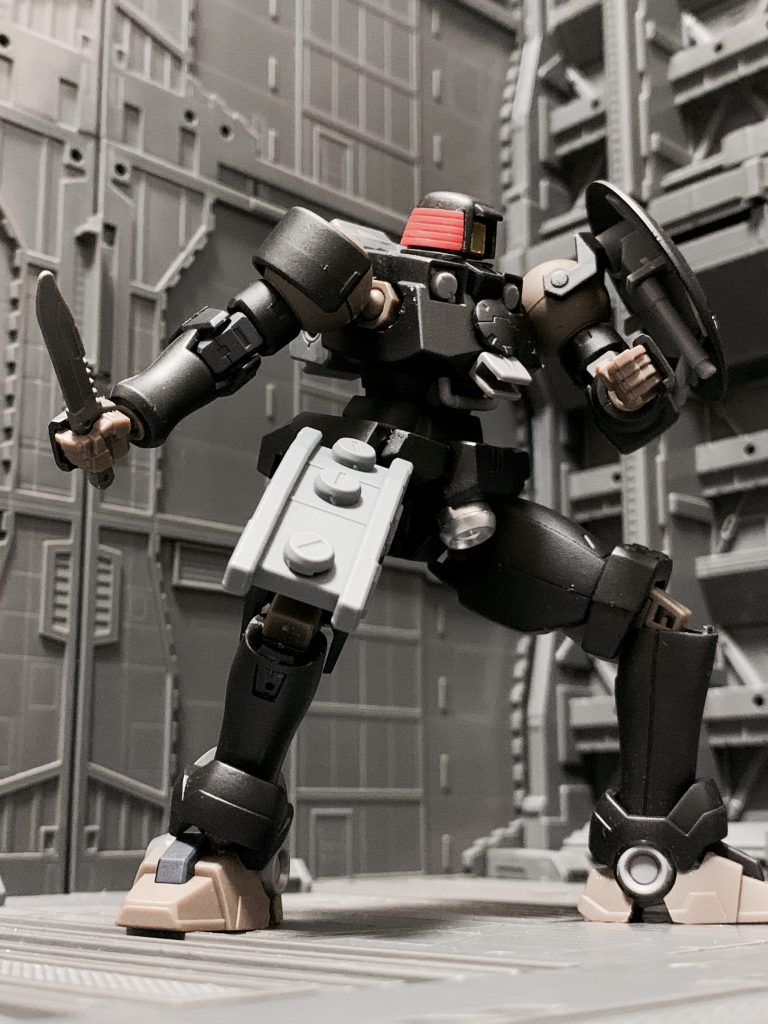 ナイフ。HGアスタロトからそのまま流用しました。通常時は胴体に横付けしてあります。あくまで予備武装です。