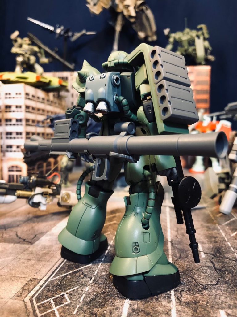 大好きなザク…なのですが–2枚目/制作者：AKI