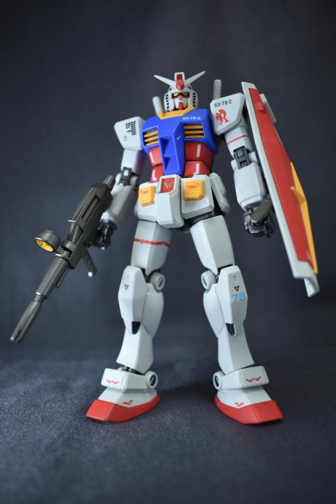 武装腕の3mm穴ですが、シールド非装着時は30 MINUTE MISSIONのシールド取り付けパーツのピンを切り取ったもので塞いでいます。