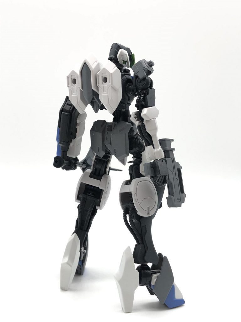 背面重心が偏り安定性は無くなったが、代わりに瞬発力を獲得した。