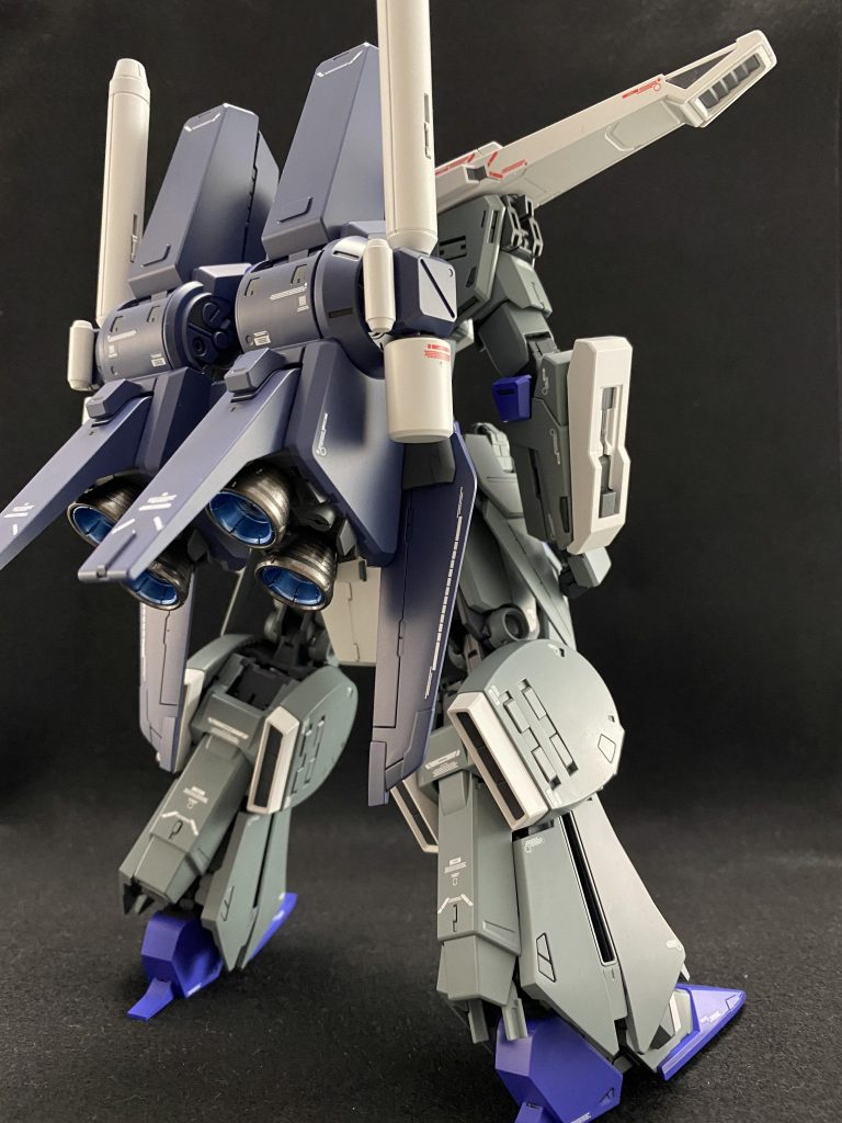 背面。バックパックの色はガイアのマーズダークブルーまんま使い。