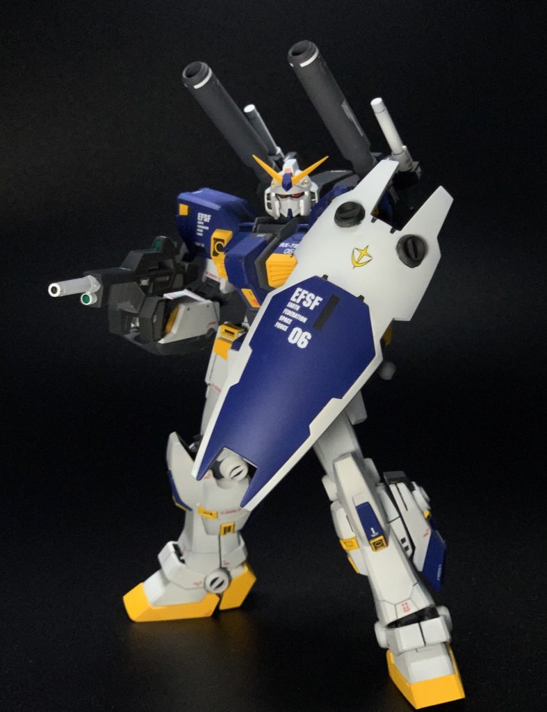 塗装レシピ 関節:メカサフ　白:ミディアムホワイト(フィニッシャーズ) 黄:ミディアムイエロー(フィニッシャーズ) 青:インディーブルー+コバルトブルー(クレオス)　黒:ジャーマングレー+ブラック(クレオス)