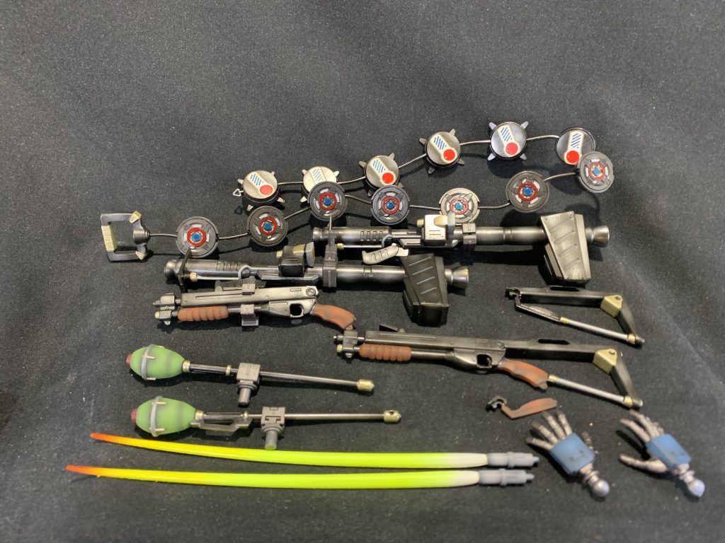 武器が大量なのもケンプファーの魅力の一つですね。武器の塗り分けやビームサーベルエフェクトのグラデも拘りました。