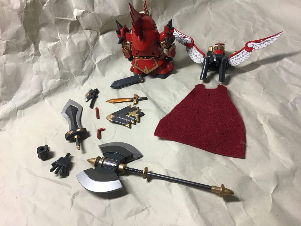 後ろ姿とオプションを並べて。剣の先端は尖らせた覚えがあります。