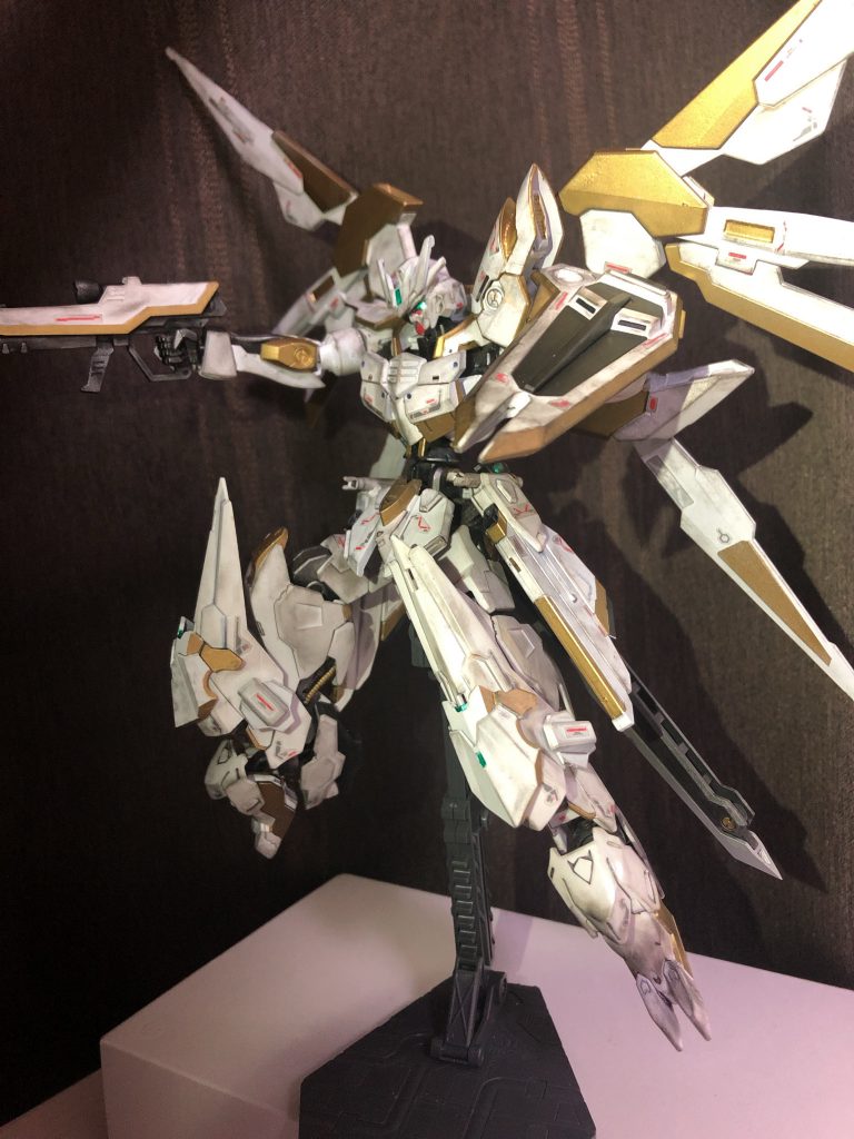 基本的装備はビームライフルとシールドです