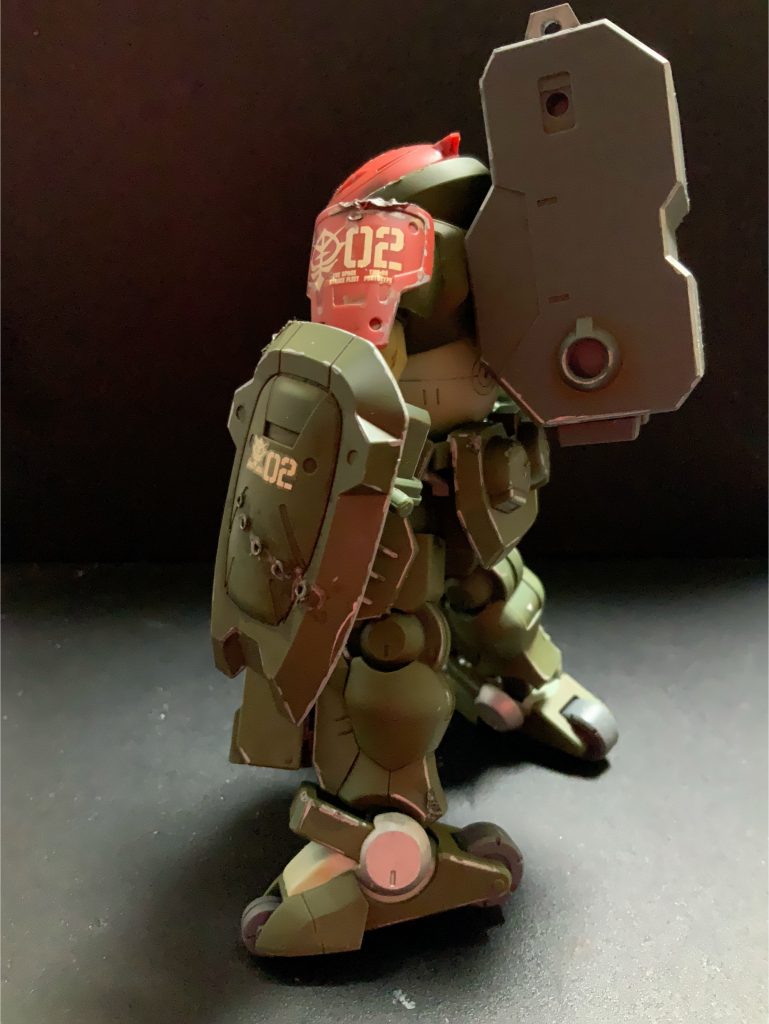 デカールを貼るとそれらしくなりますね最後につや消しを吹いています