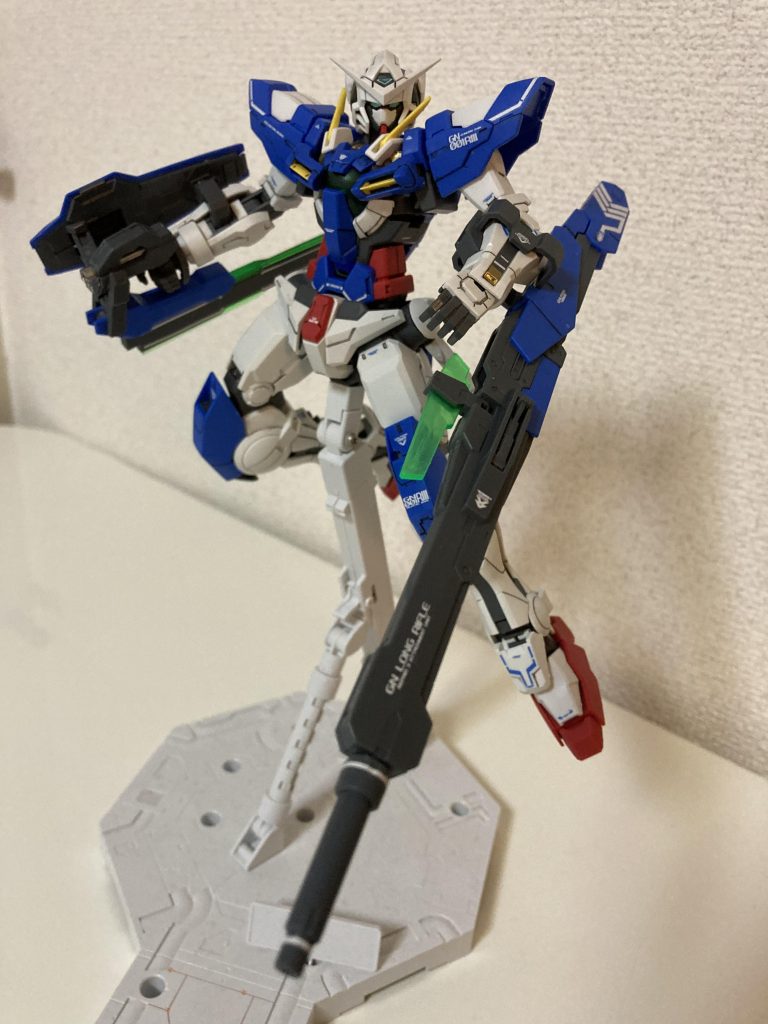 今回の目玉の巨大ランチャーです青いランナーがゲートの変な所に有り完全に処理出来なかった