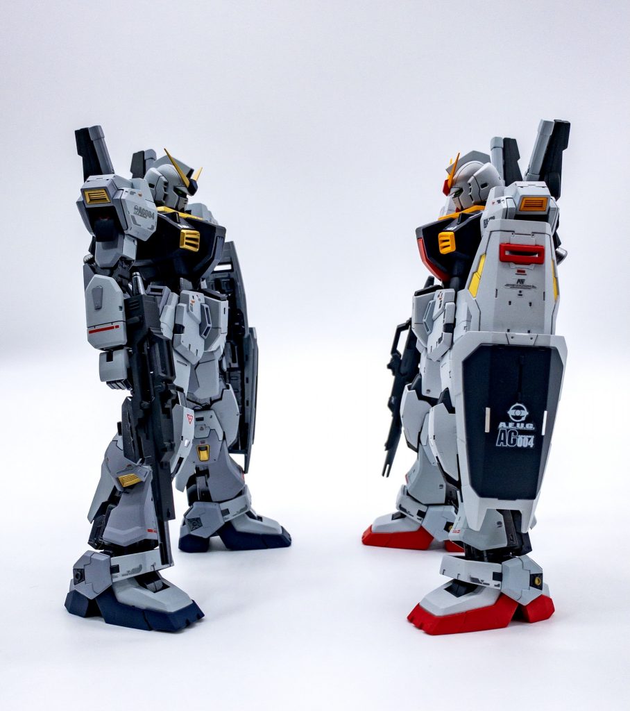 エゥーゴカラーと比較。どちらも素敵。RGのMk-Ⅱは本当にいいキットですね。