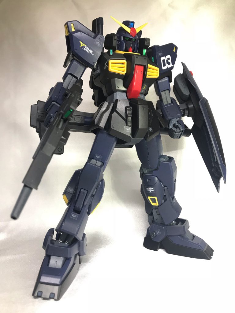 「趣味を仕事にする」「フリーランスになる」などなど、不安に感じる事もありますが、それでも挑戦したいと思ったのは「今よりももっとガンプラに向き合える時間を作りたい」とゆう気持ちが一番大きいからです。ガンスタデビューしてからのこの1年、個人の趣味からコミュニティサイトで様々な方と交流しながら自分のスキルを磨いていき、コンテストに参加して入賞させて頂いた事もありました。こうして培ったスキルを、例えば「ガンプラ欲しいけど時間が無い方」や「塗装出来る環境が作れない方」のために、力になれればと思い、制作代行のお仕事に携わりたいと思いました。もちろん！これからもプライベートでの作品作りも楽しんでいこうと思ってます☺️