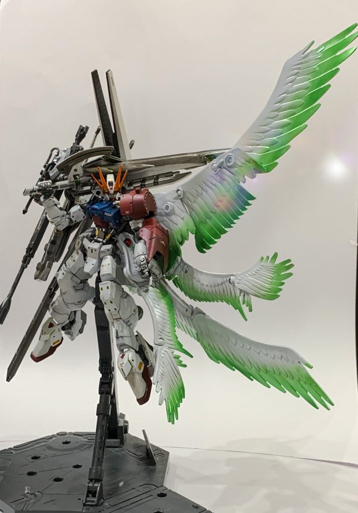 半身は生物的に、もう半身は機械的なイメージです。ファンタジー色が出過ぎかもしれませんが、うまくまとまったかなと思っています。