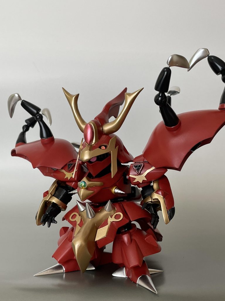 FRONTベースはナイチンゲール、頭部にサザビーと武者漣飛威、足にLGBB騎士ガンダムの肩を使っています