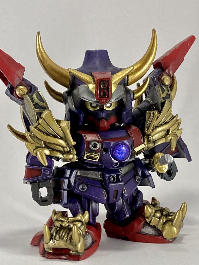 beforeの写真を撮り忘れてしまって😓afterのみですが、金メッキパーツが経年でくすんでいたのでクリアゴールドで塗り直しました。