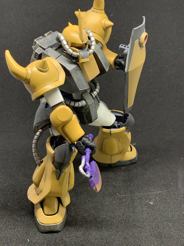 グフのプロトタイプという事は、接近戦闘に力を入れていた……のか……???ここからあの素敵で無敵な固定武装が登場するまで何があったのかしら。