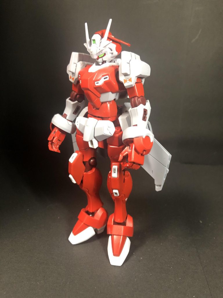 フルドレスパーツを外して元に戻す事も出来ます。スタイルとしてはヒールと胴、クビの延長、肩の小型化、可動指への交換くらいです。いくらか女性的になったでしょうか。