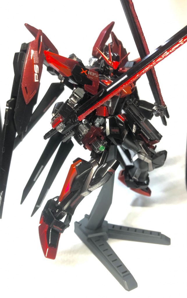 メイン装備は二振りの対艦刀デュランダル