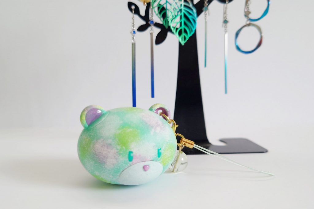 首や頭の上パテで埋めてからは一気に塗ってしまったので、製作途中の写真がほとんどありません。  自己満足のプチッガイですが、見てくださってありがとうございました(◍ ´꒳` ◍)