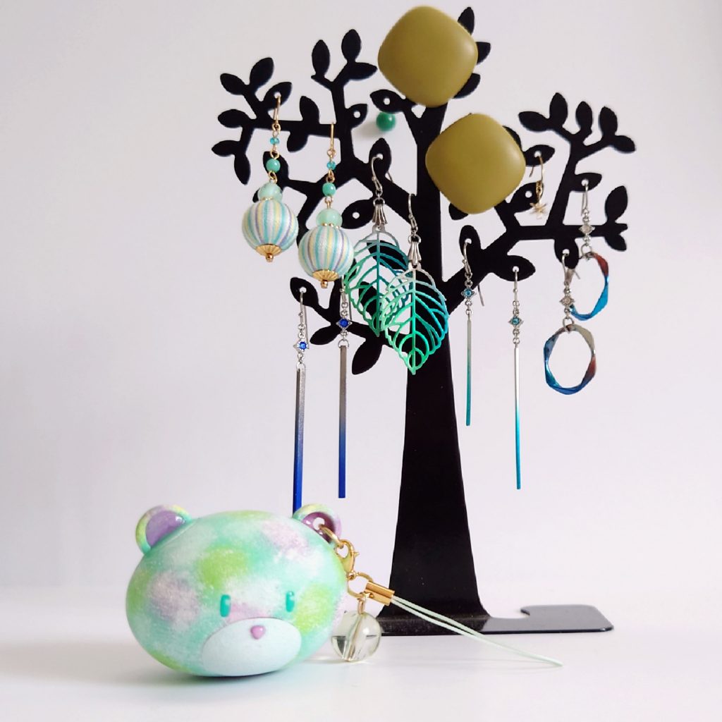 乾燥する前に、我慢できずに触ってしまってよれたのでドボンしましたが、無事に完成してよかったです。